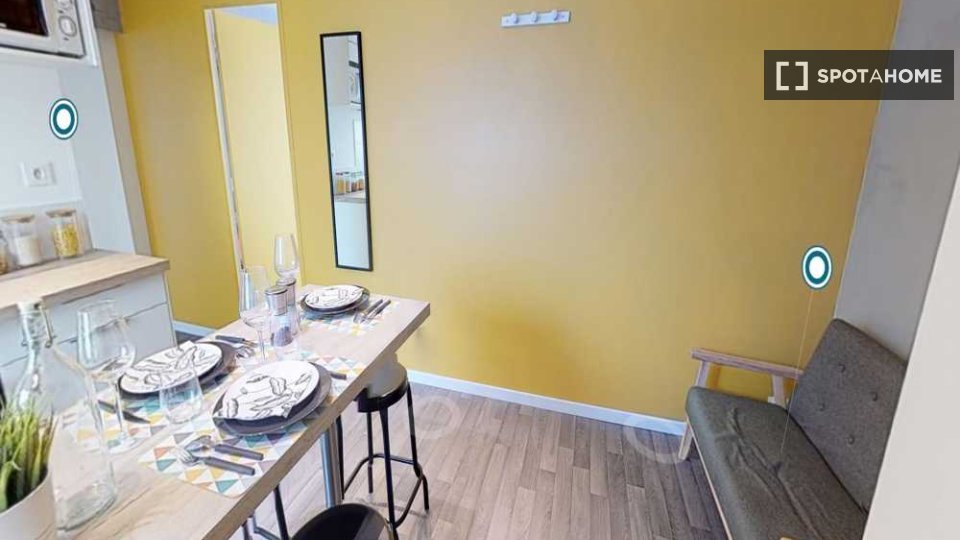 Double room Lille, 3 beds, 90m² — photo 11