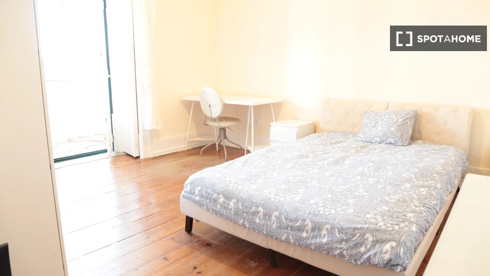 Double room Lisbon, 6 beds — photo 1