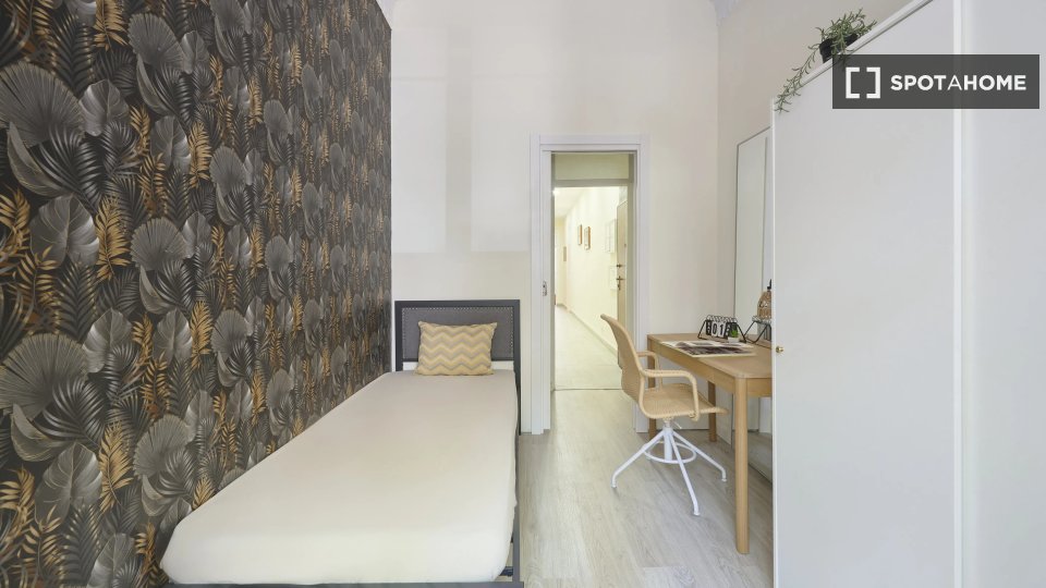 Double room Lisbon, 5 beds — photo 6