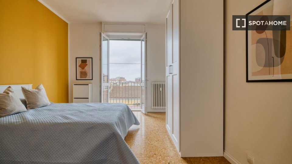 Double room Milan, 2 beds — photo 12