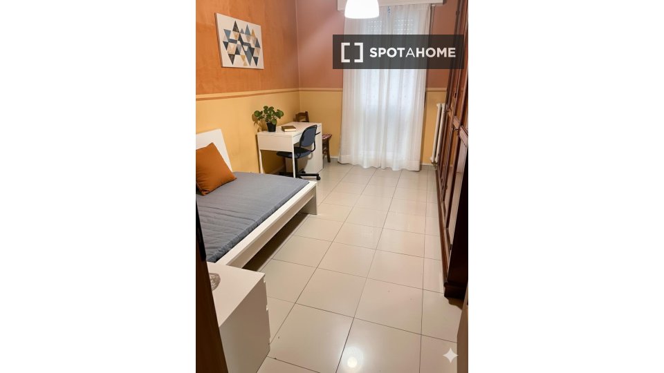 Double room Milan, 3 beds — photo 2