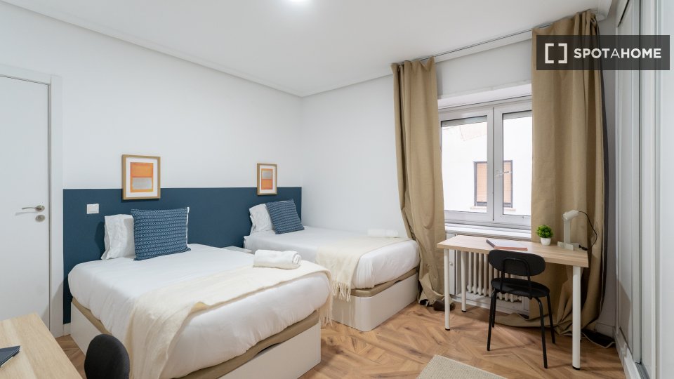 Habitación doble Madrid, 7 habitaciones — foto 7