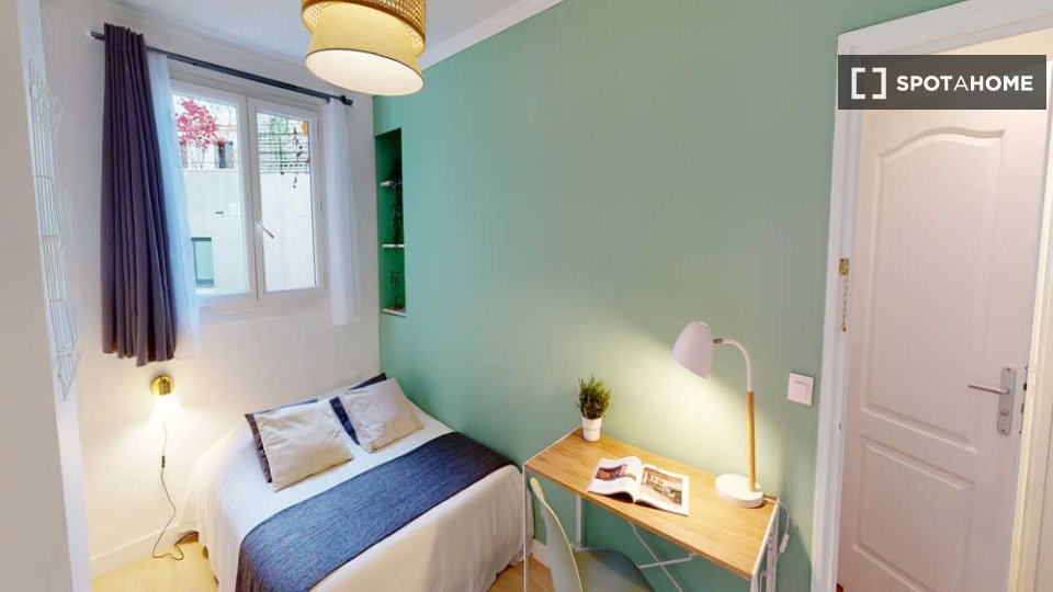 Double room Paris, 9 beds, 160m² — photo 2