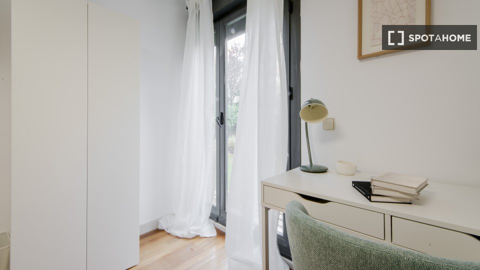 Double room Madrid, 8 beds — photo 19