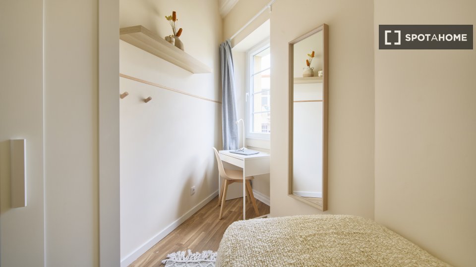Double room Lisbon, 11 beds — photo 15