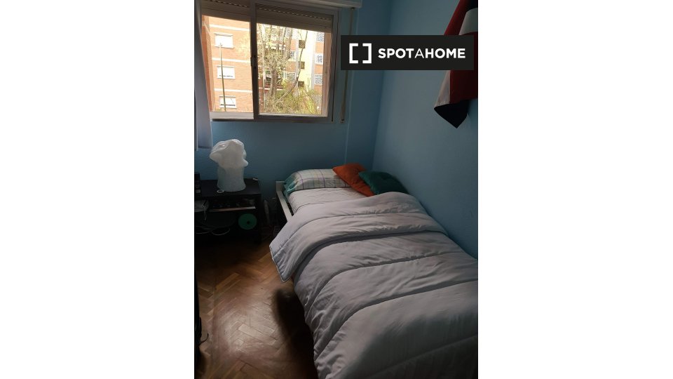 Double room Madrid, 3 beds — photo 3
