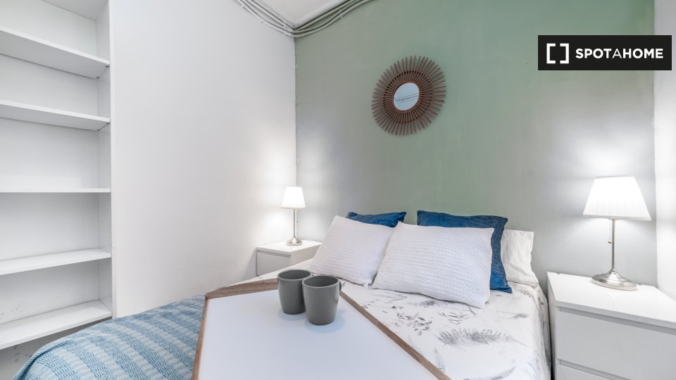 Double room Barcelona, 13 beds, 280m² — photo 4