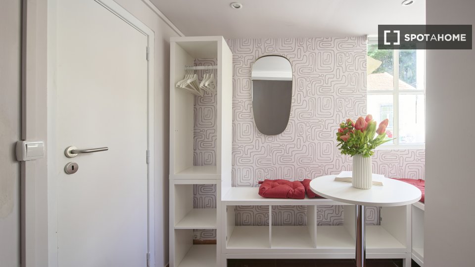 Apartment mono Lisbon — photo 11