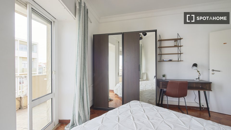 Double room Lisbon, 6 beds — photo 4