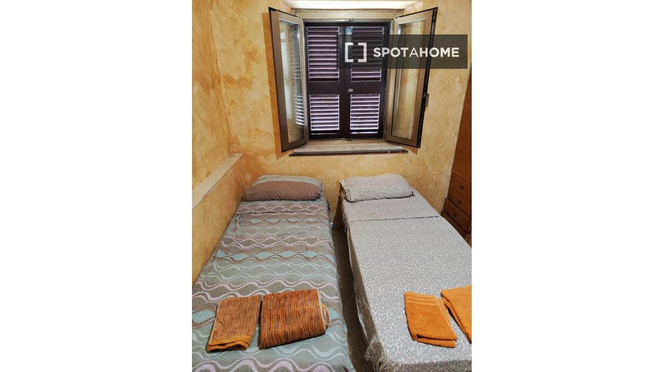 Double room Rome, 3 beds, 100m² — photo 2
