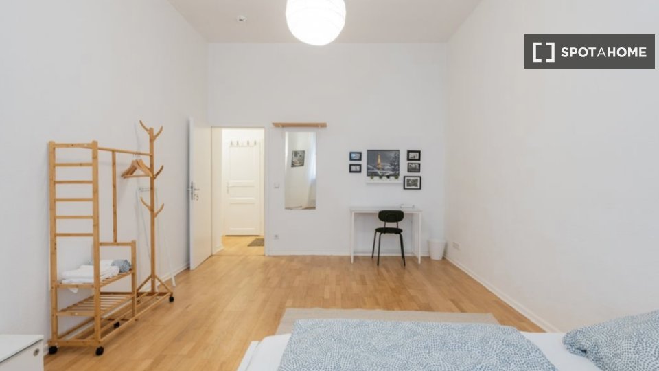 Apartment Berlin, 4 beds, 102m² — photo 1