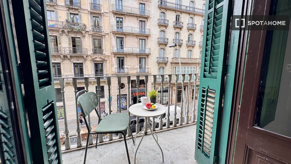Double room Barcelona, 5 beds — photo 12