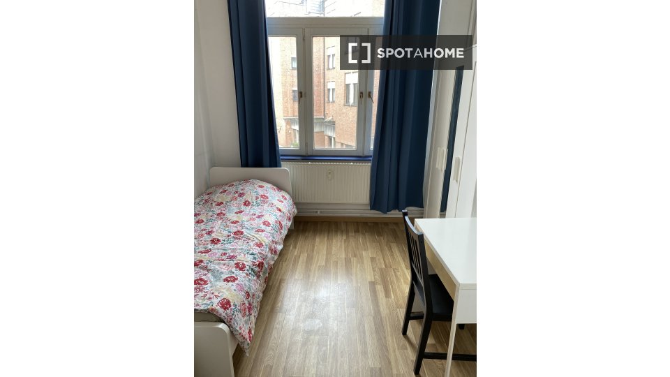 Double room Brussels, 3 beds, 100m² — photo 22