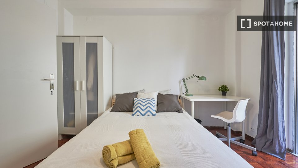 Double room Lisbon, 9 beds, 160m² — photo 40