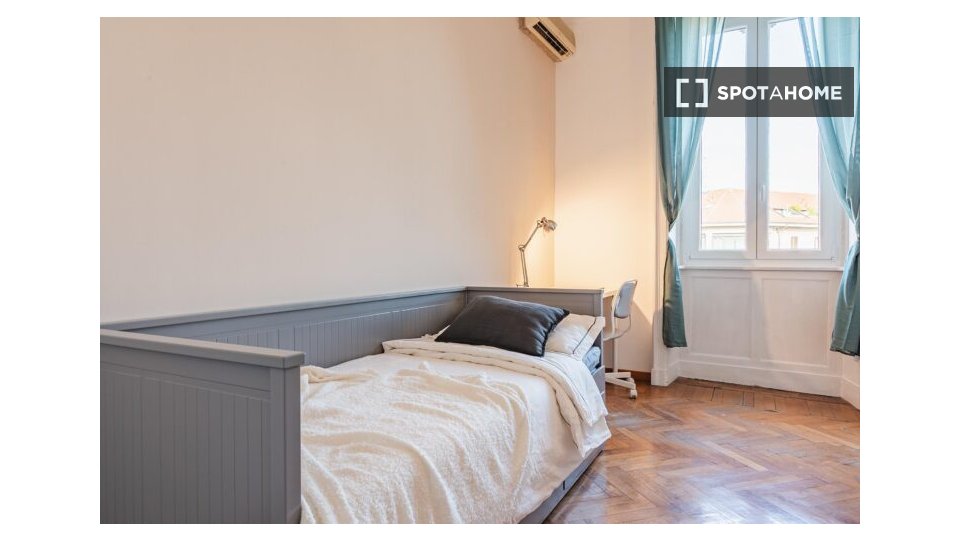 Double room Milan, 5 beds — photo 17