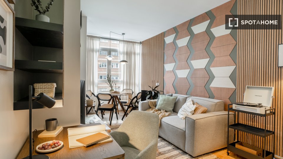Apartamento de 2 dormitorios en alquiler en El Viso, Madrid.