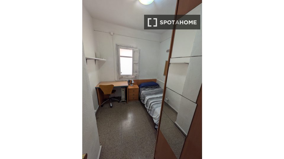 Double room Barcelona, 5 beds, 95m² — photo 23