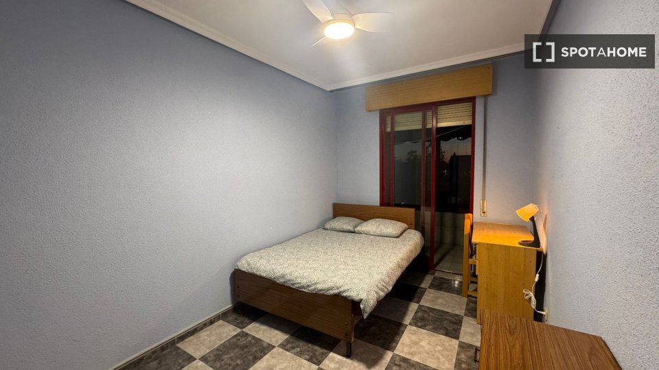 Double room Madrid, 5 beds — photo 16