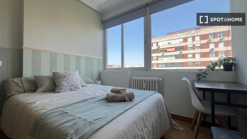 Double room Madrid, 5 beds — photo 12