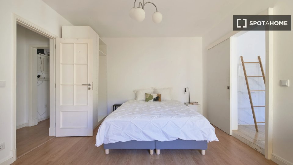 Double room Lisbon, 6 beds — photo 4
