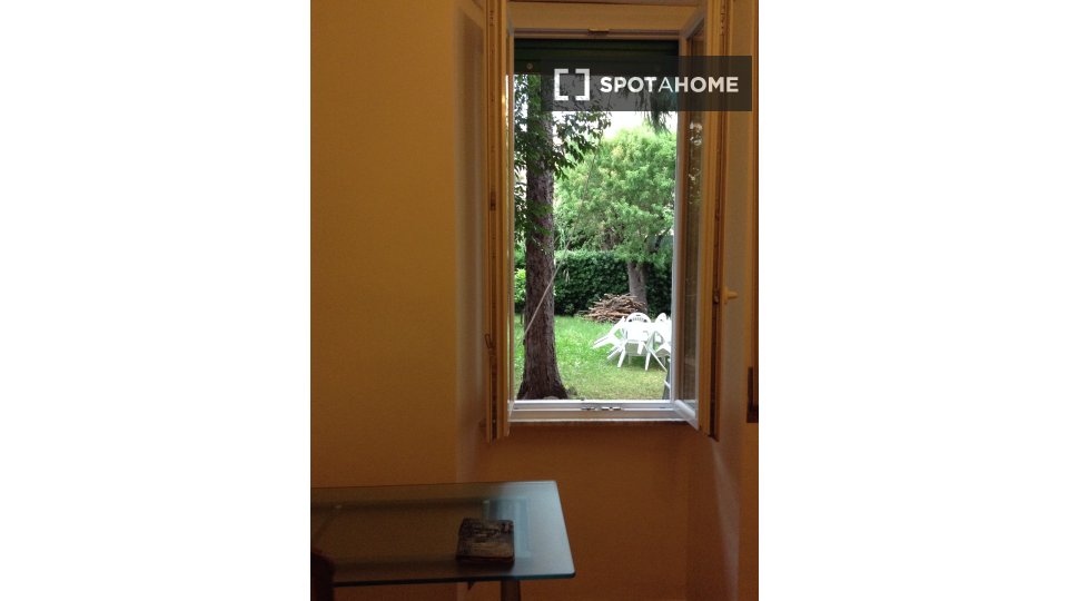 Double room Rome, 4 beds, 90m² — photo 6
