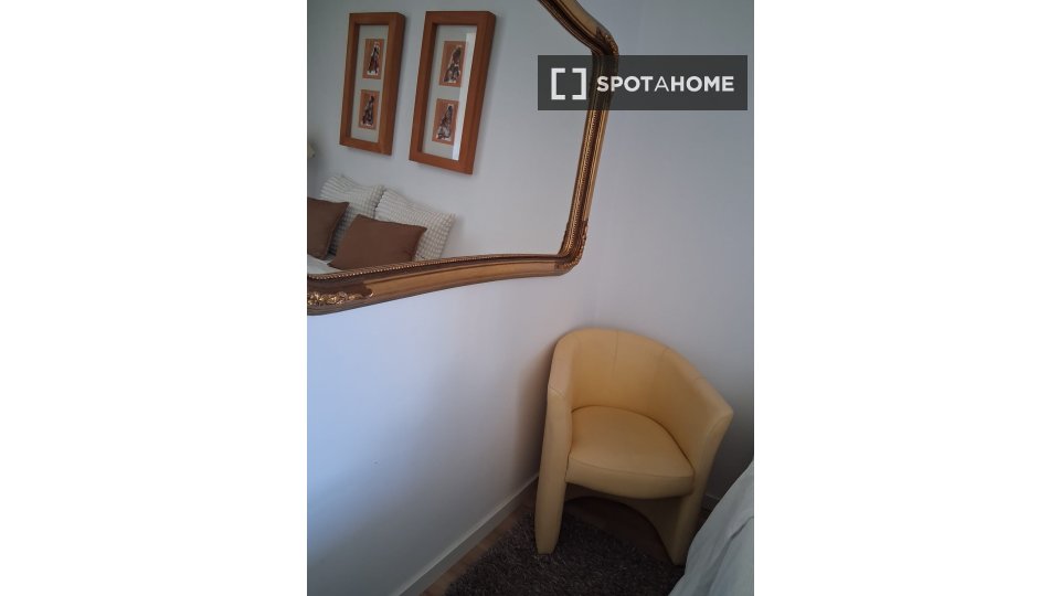 Double room Lisbon, 5 beds — photo 19
