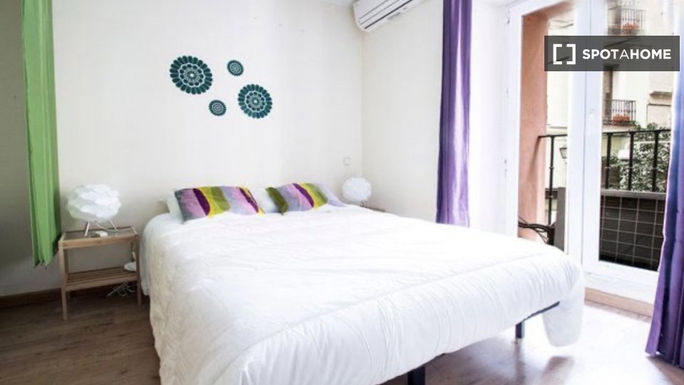 Double room Madrid, 1 bed, 200m² — photo 1
