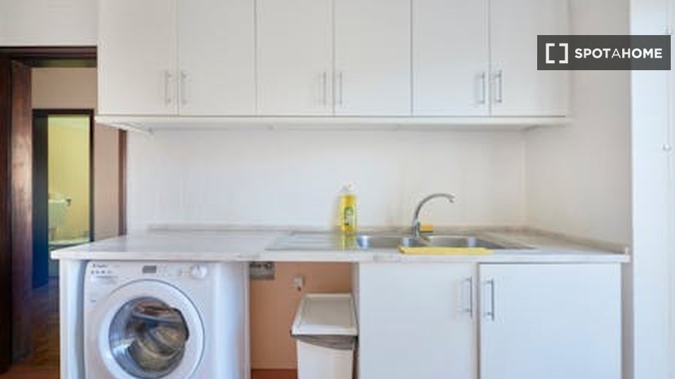 Double room Lisbon, 5 beds — photo 2