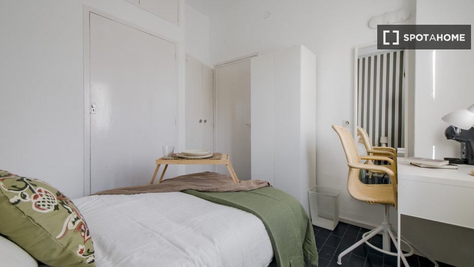 Double room Madrid, 8 beds, 150m² — photo 9