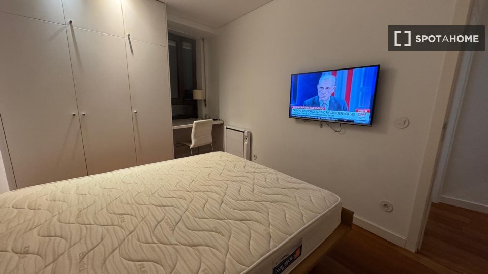 Double room Porto, 3 beds, 100m² — photo 1