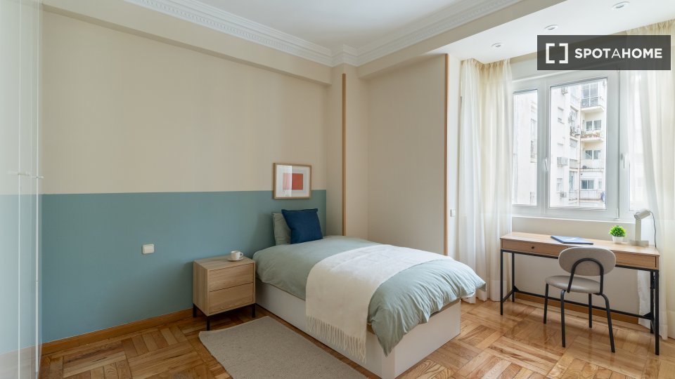 Double room Madrid, 5 beds — photo 18