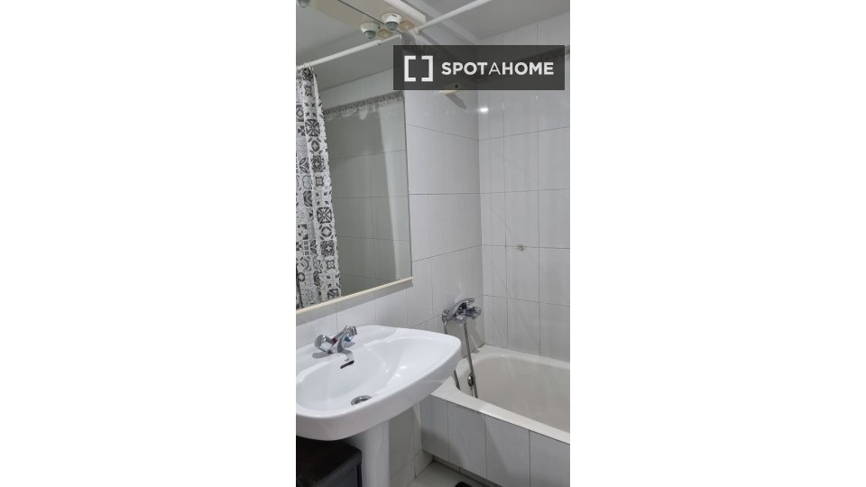 Camera doppia Bilbao, 3 camere, 86m² — foto 9
