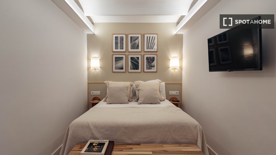 Apartment Barcelona, 1 bed, 65m² — photo 3