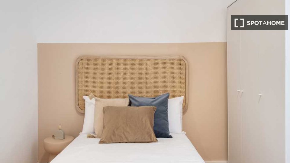 Habitación doble Madrid, 12 habitaciones — foto 12