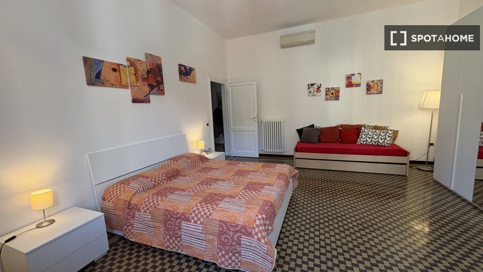 Double room Florence, 4 beds, 90m² — photo 4