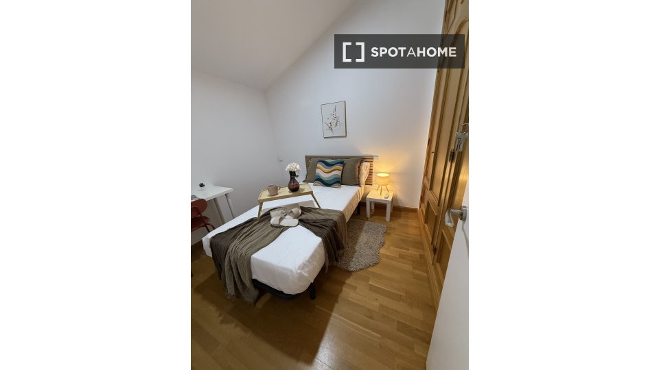 Double room Madrid, 4 beds — photo 11