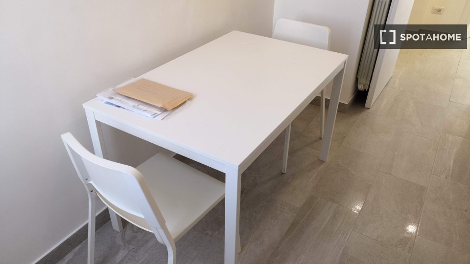 Double room Milan, 2 beds — photo 4