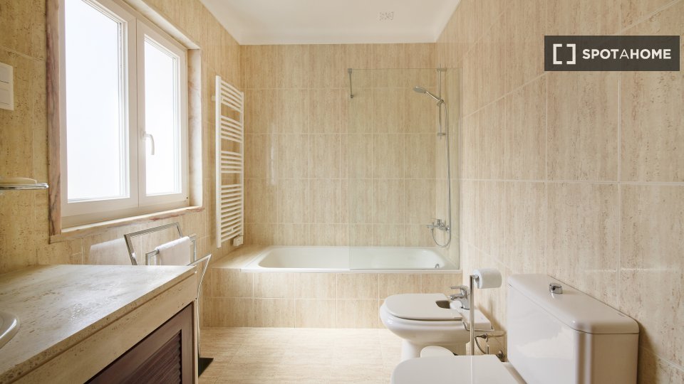 Double room Lisbon, 6 beds, 150m² — photo 5