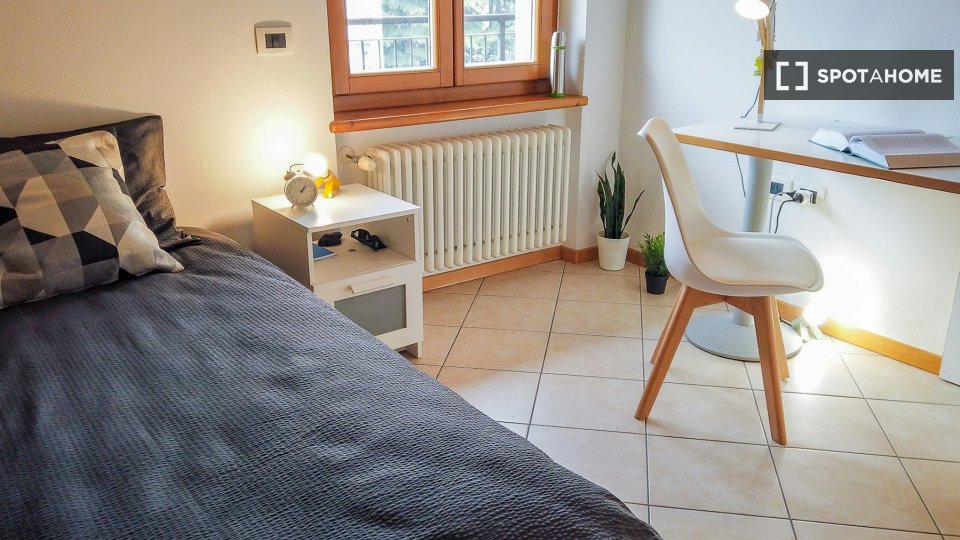 Double room Trento, 3 beds — photo 2
