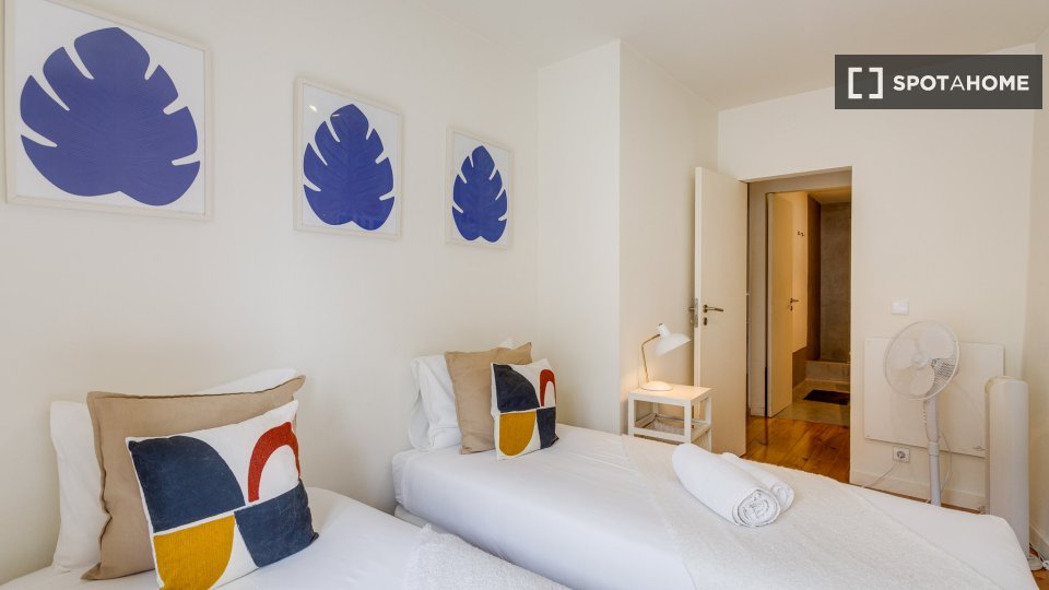 Apartment Lisbon, 2 beds — photo 29