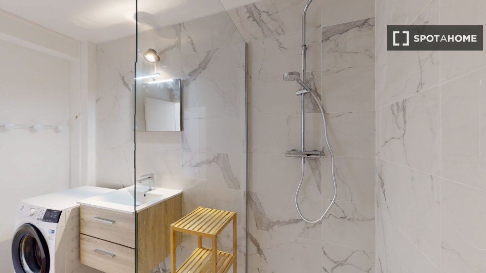 Double room Marseille, 9 beds — photo 10