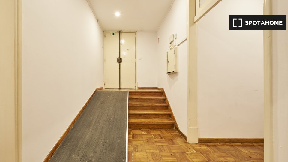 Double room Lisbon, 11 beds — photo 19