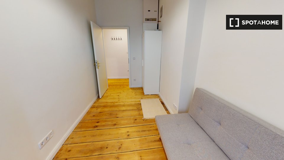 Apartment Berlin, 2 beds, 77m² — photo 2