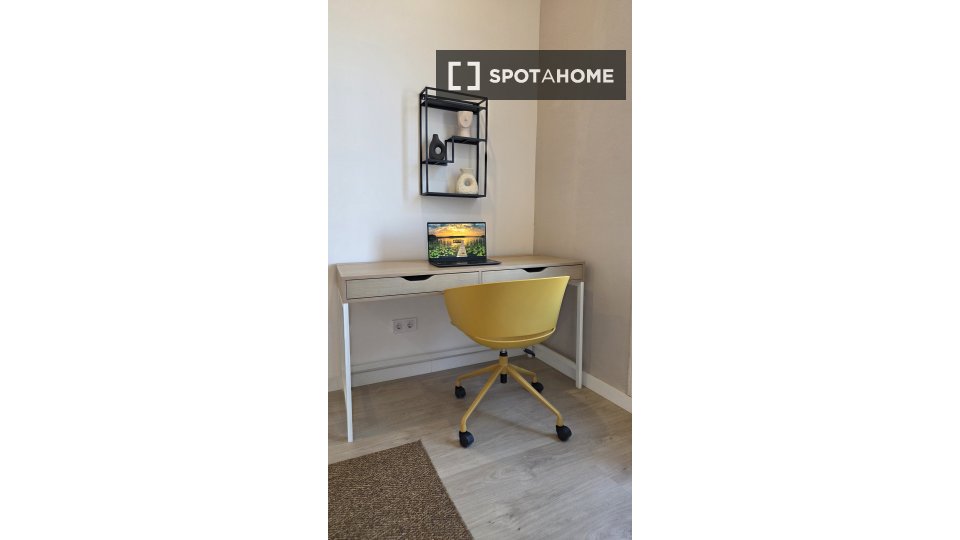 Double room Barcelona, 10 beds, 210m² — photo 6
