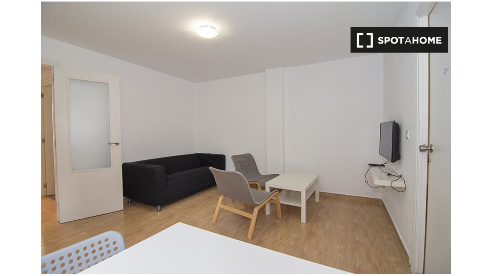 Double room Valencia, 3 beds, 90m² — photo 14