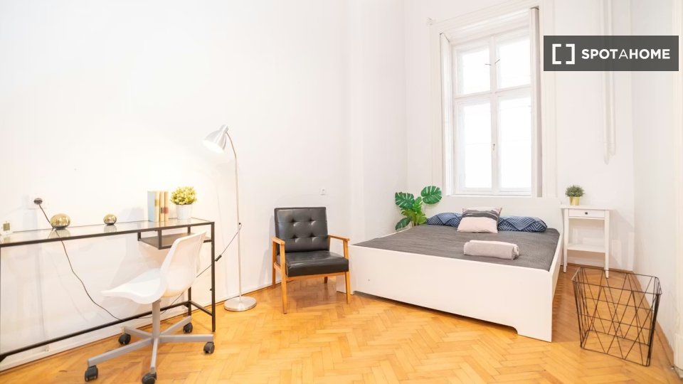 Double room Budapest, 3 beds — photo 10