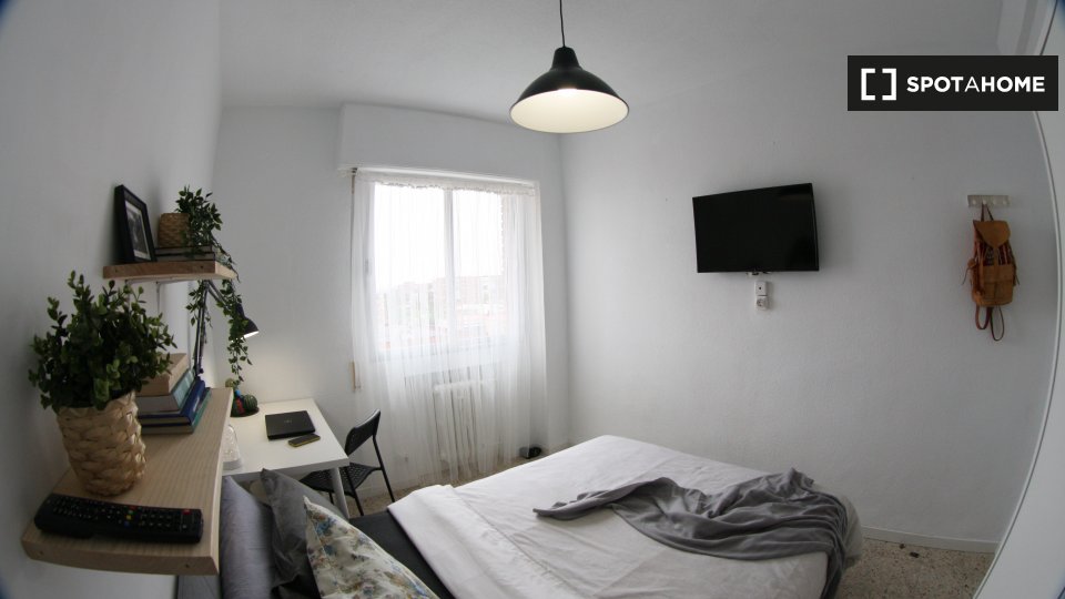 Double room Madrid, 5 beds, 100m² — photo 5