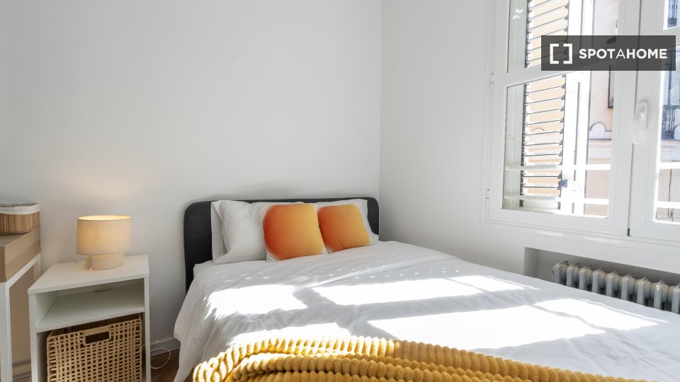 Double room Madrid, 6 beds — photo 58
