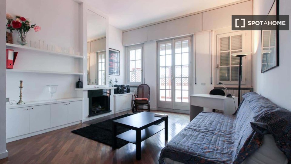 Apartment Milan, 1 bed, 90m² — photo 2
