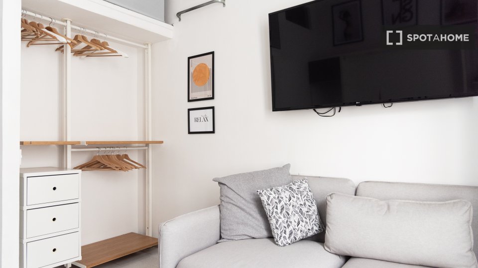 Apartment Milan, 2 beds, 69m² — photo 15